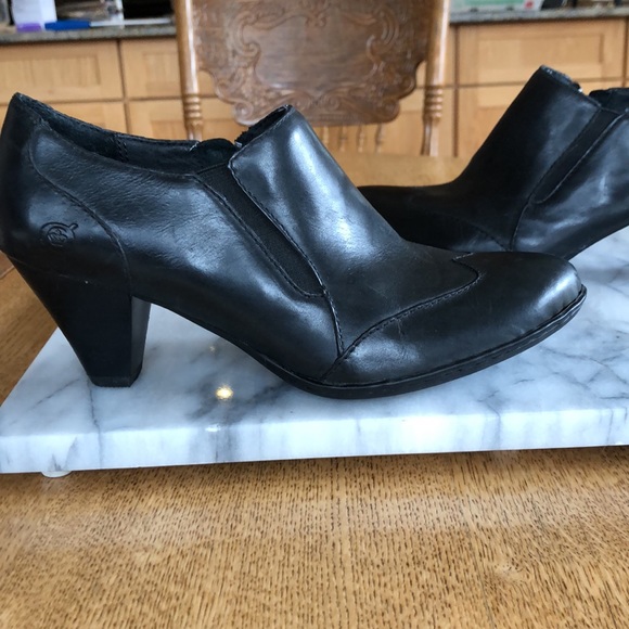Born Ankle Booties W6.5 Black Preloved in Good Condition - Picture 13 of 14